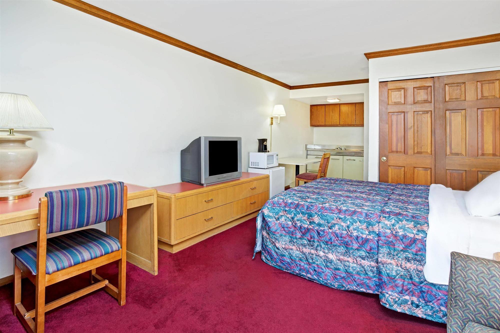 Travelodge By Wyndham Canton-Livonia Area, Mi מראה חיצוני תמונה