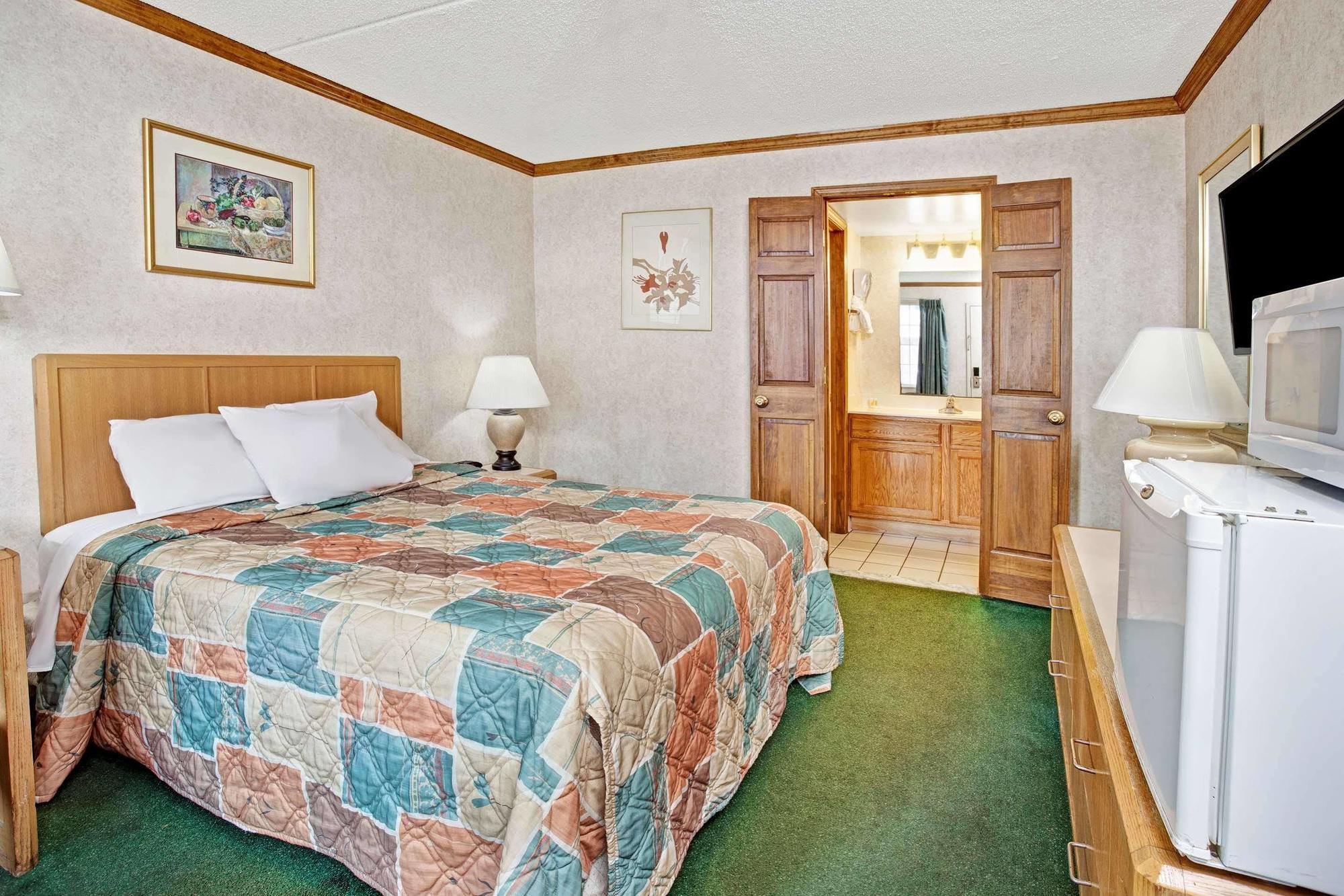 Travelodge By Wyndham Canton-Livonia Area, Mi מראה חיצוני תמונה
