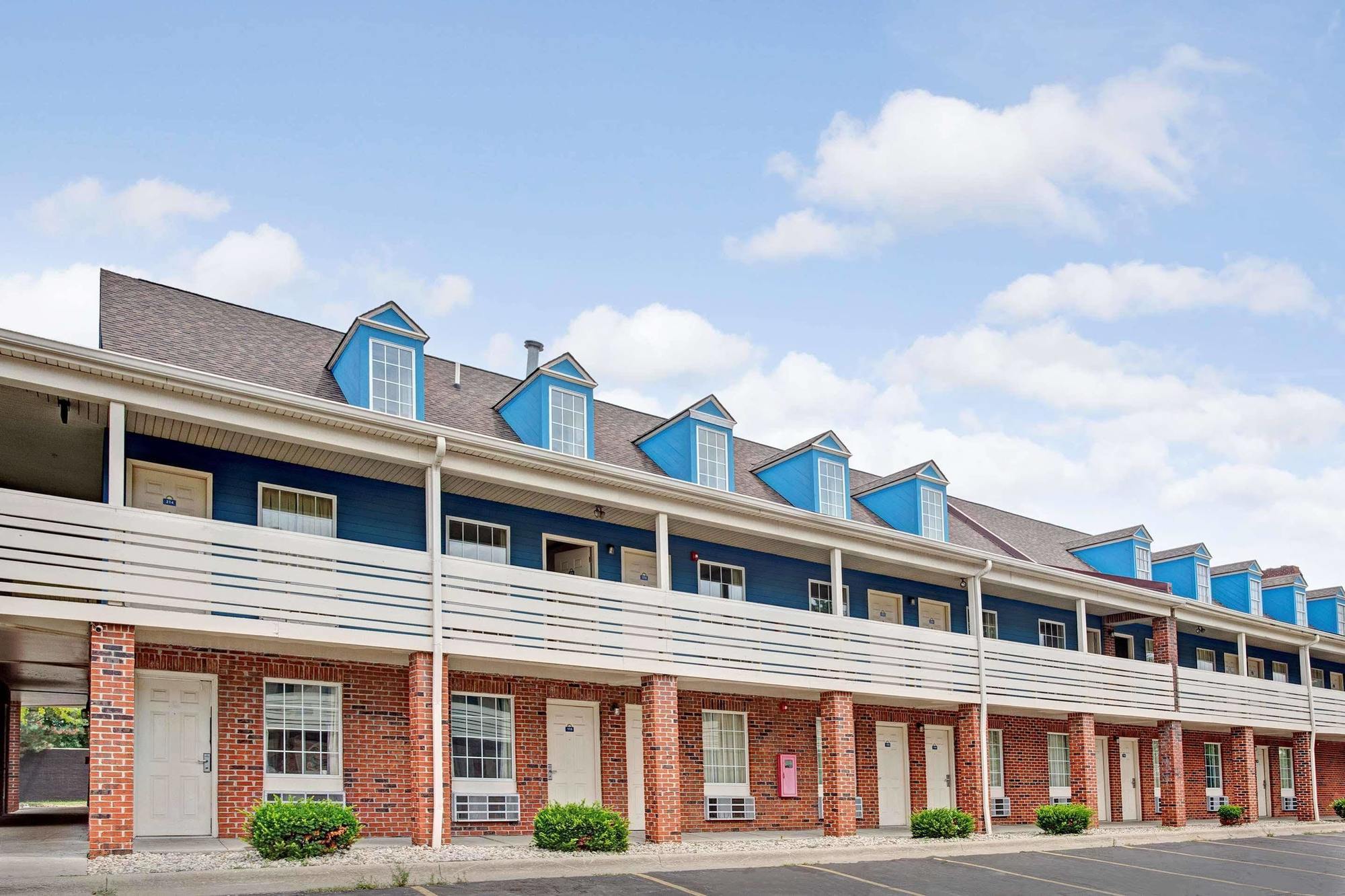 Travelodge By Wyndham Canton-Livonia Area, Mi מראה חיצוני תמונה